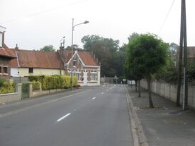 Rue Théophile Brassart, vers rue H. Maurice